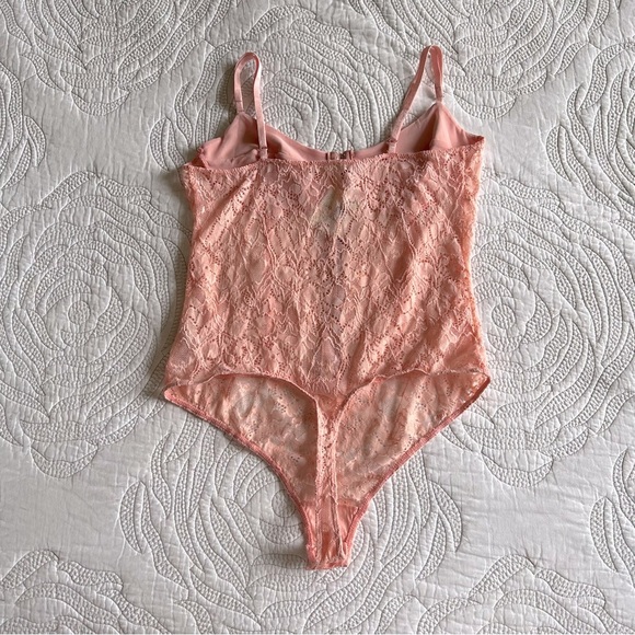 NWT - Free People - Intimately FP - Lace Night Rhythm Thong Bodysuit Pink Shell - Picture 9 of 10